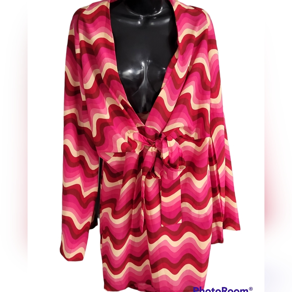 Womens NWT In The Style tie waist dress size 4